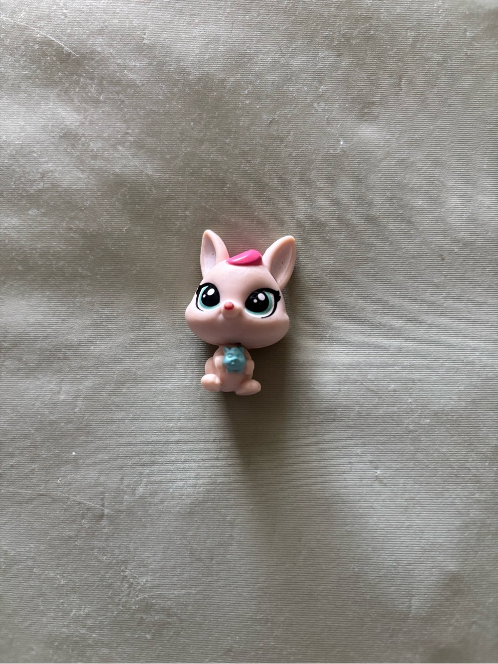 Littlest Pet Shop Pink Kitten Figure with Blue Bow